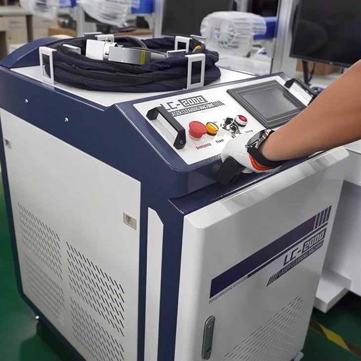 Continuous Laser Cleaning Machine